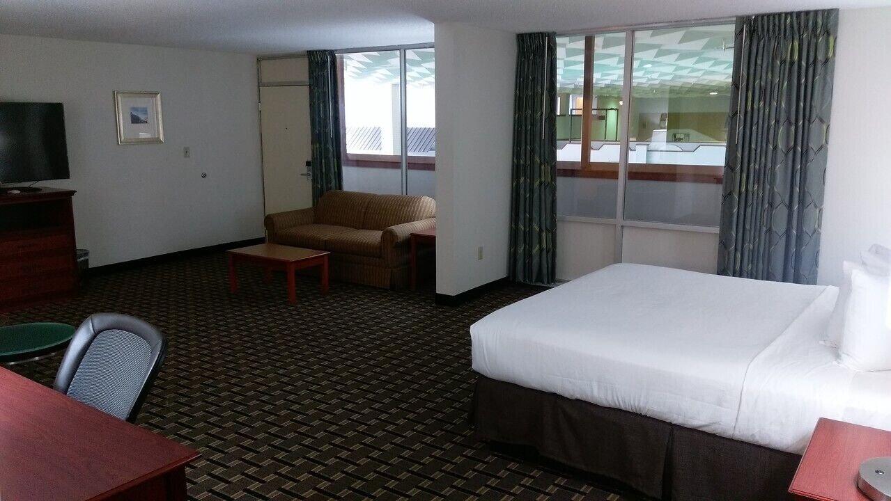 C3 Hotel And Convention Center 해이스팅스 외부 사진