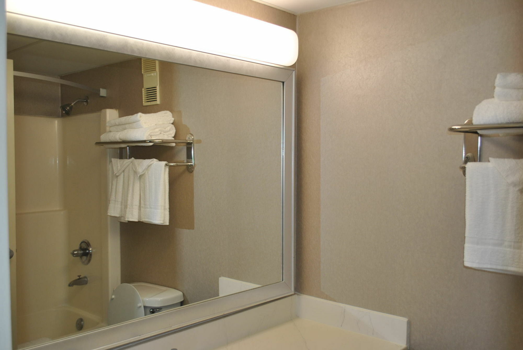 C3 Hotel And Convention Center 해이스팅스 외부 사진
